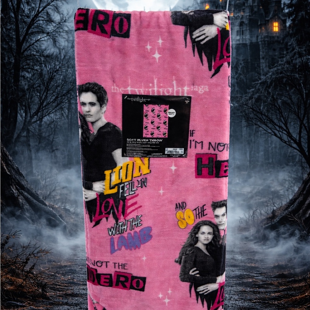 Twilight Saga Pink Fleece Throw Blanket